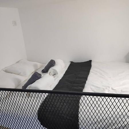 Centrally-Located Quiet Cozy Loft Apartment Beersheba ภายนอก รูปภาพ